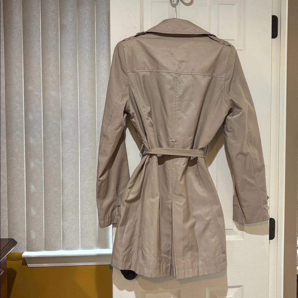 DKNY DOUBLE-BREASTED TRENCH COAT - Picture 4 of 5